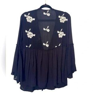 Altar’d State Black & White Bell Sleeve Embroidered Kimono